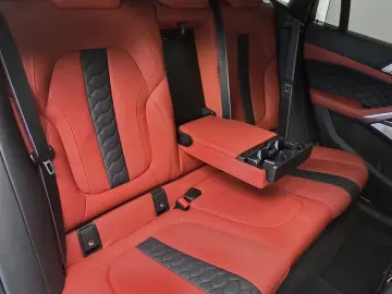 BMW X6 M Competition AHK Sky Sitzlüft B&W ACC UPE196