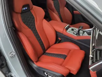 BMW X6 M Competition AHK Sky Sitzlüft B&W ACC UPE196