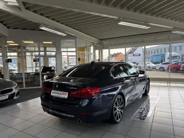 BMW 530e xDrive Luxury Line LED HUD CAM GLASD.