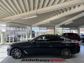 BMW 530e xDrive Luxury Line LED HUD CAM GLASD.