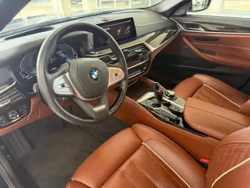 BMW 530e xDrive Luxury Line LED HUD CAM GLASD.