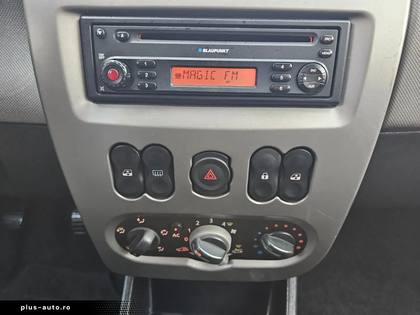 Dacia Sandero 1.2i 2010 (motor simplu fara turbina fiabil)