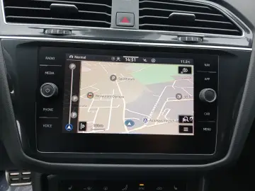 VW Tiguan TDI R-Line DSG 4M Matrix Navi STHZ ACC AH