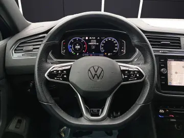 VW Tiguan TDI R-Line DSG 4M Matrix Navi STHZ ACC AH