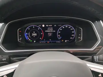 VW Tiguan TDI R-Line DSG 4M Matrix Navi STHZ ACC AH