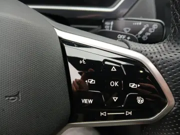 VW Tiguan TDI R-Line DSG 4M Matrix Navi STHZ ACC AH