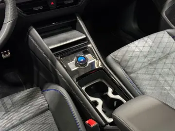 VW Tayron R-Line 2.0 TDI DSG 4M   MATRIX NAVI PANO