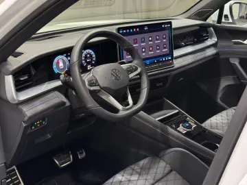 VW Tayron R-Line 2.0 TDI DSG 4M   MATRIX NAVI PANO