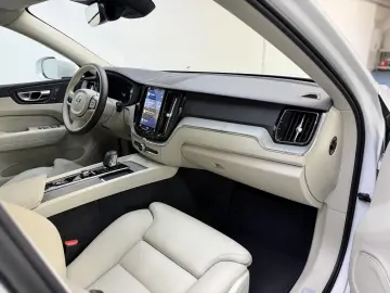 VOLVO XC60 Plus Bright AWD 5J.Garantie R Kamera