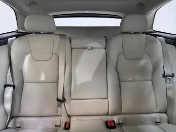 VOLVO XC60 Plus Bright AWD 5J.Garantie R Kamera