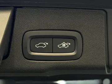 VOLVO XC60 Plus Bright AWD 5J.Garantie R Kamera