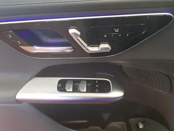 MERCEDES-BENZ GLC 300 d 4M AMG-Plus NIGHT AHK EDW MEM Kamer