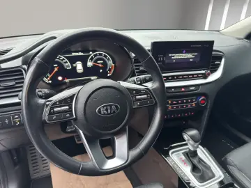 KIA XCeed Platinum Edition LED Dig.Tacho Pano Kamera