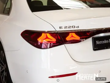 MERCEDES-BENZ E 220 d AVANDGARDE AHK 17  360  MEMORY-P. AMBI