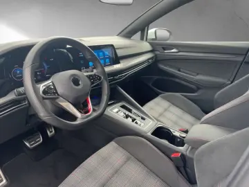 VW Golf VIII 2.0 TSI DSG GTI LED-PLUS CAM SHZ PDC