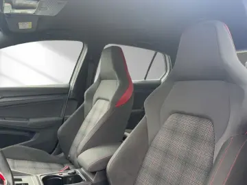 VW Golf VIII 2.0 TSI DSG GTI LED-PLUS CAM SHZ PDC