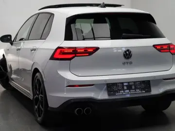 VW Golf VIII GTD PANO H&K LEDER MEMO KEY MATRIX HUD