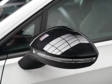 VW Golf VIII GTD PANO H&K LEDER MEMO KEY MATRIX HUD