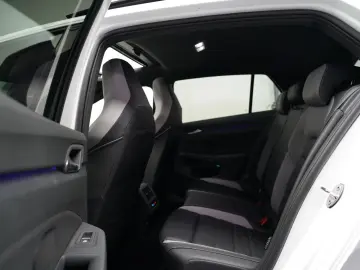 VW Golf VIII GTD PANO H&K LEDER MEMO KEY MATRIX HUD