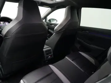 VW Golf VIII GTD PANO H&K LEDER MEMO KEY MATRIX HUD