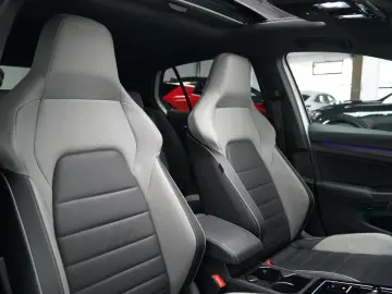 VW Golf VIII GTD PANO H&K LEDER MEMO KEY MATRIX HUD