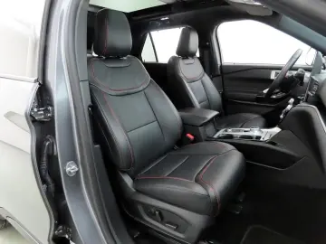 FORD Explorer 3.0 Plug-in Hybrid 4x4 ST-Line iACC AHK