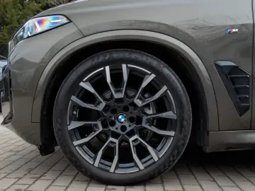 BMW X5 40d M SPORT.LUFTF.SOFTC.PANO.4ZONE.AHK.2STÜCK