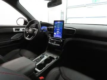 FORD Explorer 3.0 Plug-in Hybrid 4x4 ST-Line iACC AHK