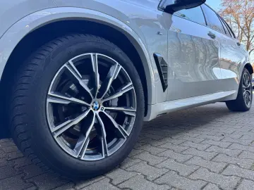 BMW X5 xDrive40d M Sport 2-Achs-Luft AHK PANO h&k