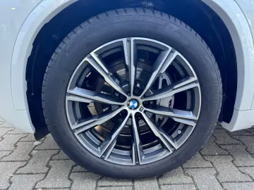 BMW X5 xDrive40d M Sport 2-Achs-Luft AHK PANO h&k