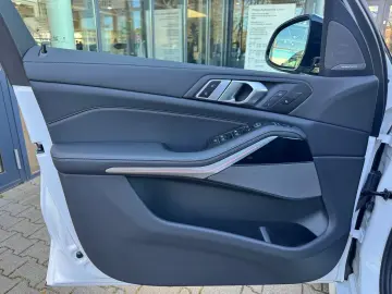 BMW X5 xDrive40d M Sport 2-Achs-Luft AHK PANO h&k