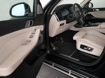 BMW X7 xDrive40d M Sport Topausstattung 6-Sitzer