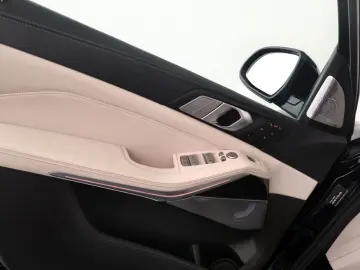 BMW X7 xDrive40d M Sport Topausstattung 6-Sitzer