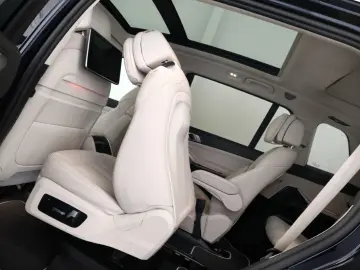BMW X7 xDrive40d M Sport Topausstattung 6-Sitzer
