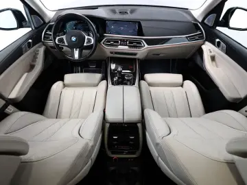 BMW X7 xDrive40d M Sport Topausstattung 6-Sitzer