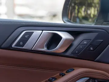 BMW X5 40d M SPORT.LUFT.SOFT.PANO.DR.ASS.360.H K.AHK