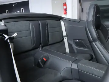 PORSCHE 992 Carrera 4 GTS  CARBON-LIFT-BOSE-APPROVED