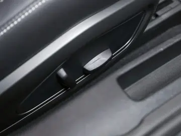 PORSCHE 992 Carrera 4 GTS  CARBON-LIFT-BOSE-APPROVED