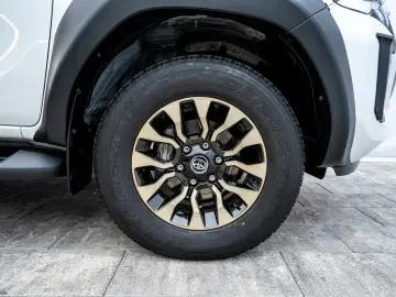 TOYOTA Hilux 2.8 D4-D GR Sport  Rollo AHK