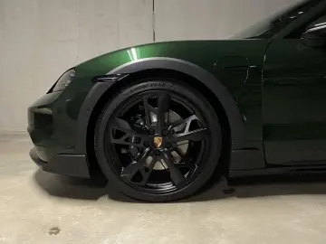 PORSCHE Taycan 4S Cross Turismo   Hinterachslenkung