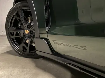 PORSCHE Taycan 4S Cross Turismo   Hinterachslenkung