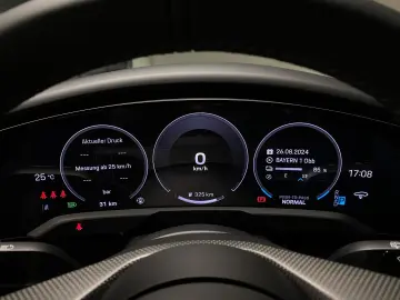 PORSCHE Taycan 4S Cross Turismo   Hinterachslenkung