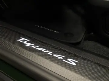 PORSCHE Taycan 4S Cross Turismo   Hinterachslenkung