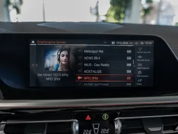 BMW Z4 40i FACEL. HUD LED W-LAN NAVI H K KAMERA SHZ