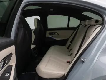 BMW M3 Competition xD Glasdach Laser 360 HUD H K DAB