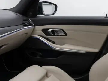 BMW M3 Competition xD Glasdach Laser 360 HUD H K DAB