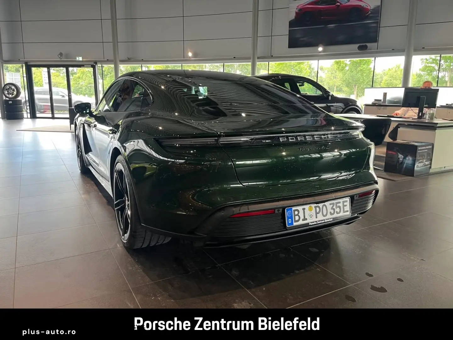 PORSCHE Taycan 4S Surround-View Panorama