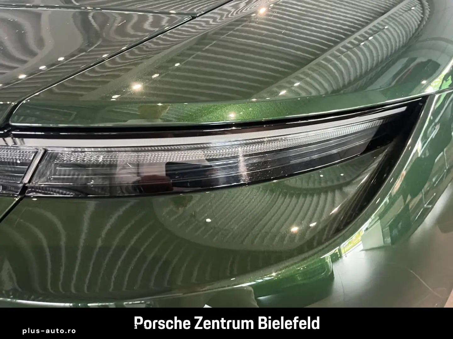 PORSCHE Taycan 4S Surround-View Panorama