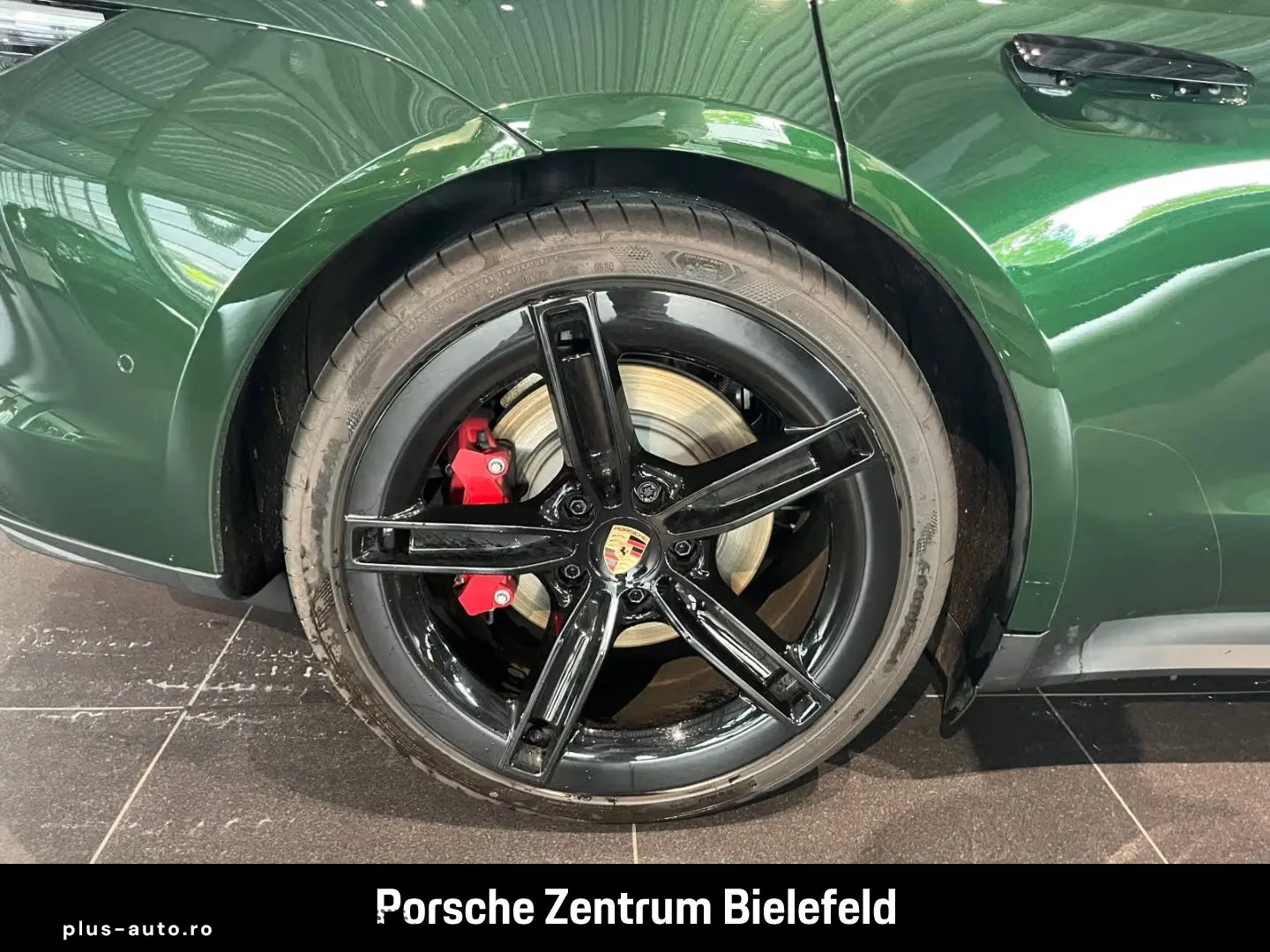 PORSCHE Taycan 4S Surround-View Panorama