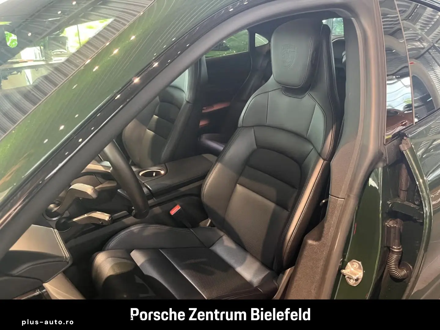 PORSCHE Taycan 4S Surround-View Panorama